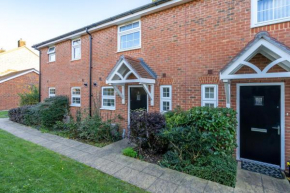 Rolls Royce View - 2 Bed House Sleeps 6 near Goodwood, Witterings and Rolls Royce Factory